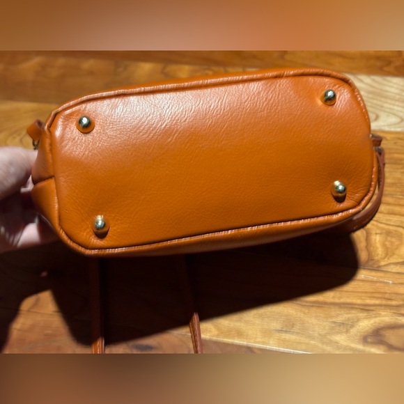 Chic Brown Leather Crossbody Bag - Picture 6 of 8